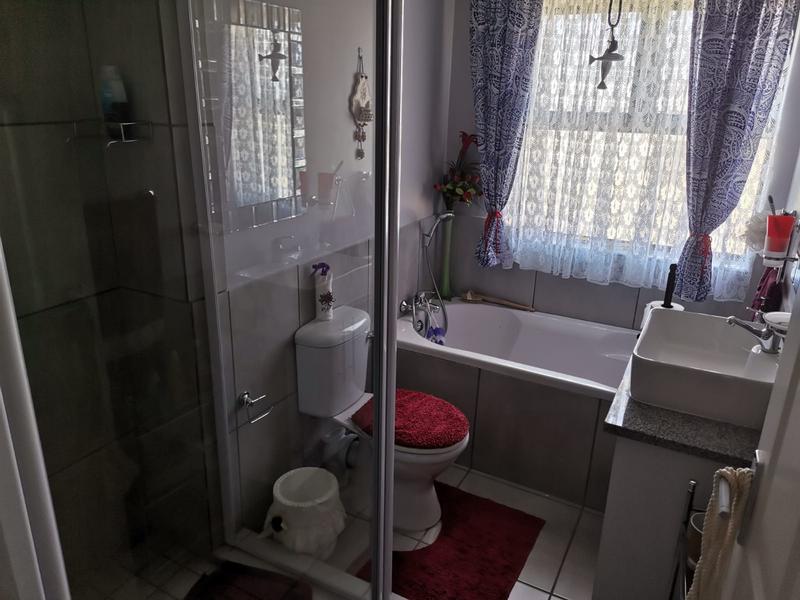 2 Bedroom Property for Sale in Island View Western Cape